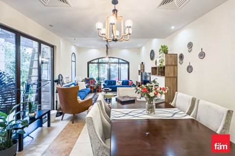 Müüa ridamaja asukohaga Dubai, AÜE: 4 magamistoaga, 380.7 m² Nr 726770 - pilt 2