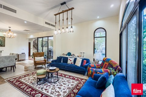 Müüa ridamaja asukohaga Dubai, AÜE: 4 magamistoaga, 380.7 m² Nr 726770 - pilt 11