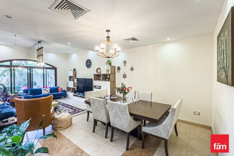 Müüa ridamaja asukohaga Dubai, AÜE: 4 magamistoaga, 380.7 m² Nr 726770 - pilt 4