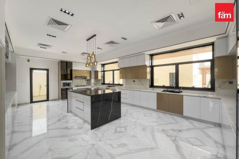 Villa in vendita a Dubai, EAU 6 camere da letto, 844.4 mq. № 689235 - foto 2