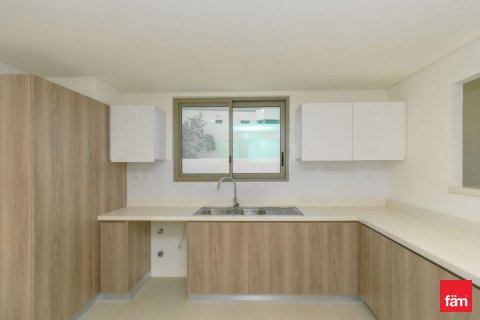 Снять в аренду виллу в Джабаль-Али, Дубай, ОАЭ 4 спальни, 743.9м2, № 689231 - фото 5