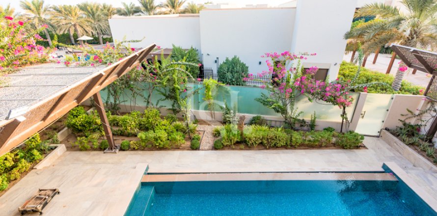 Villa em Saadiyat Island, Abu Dhabi, EAU 7 quartos, 982 m2 № 716264