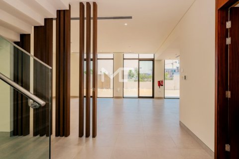 Vila v Abu Dhabi, SAE 4 ložnice, 989.2 m² Č.: 555178 - fotografie 3