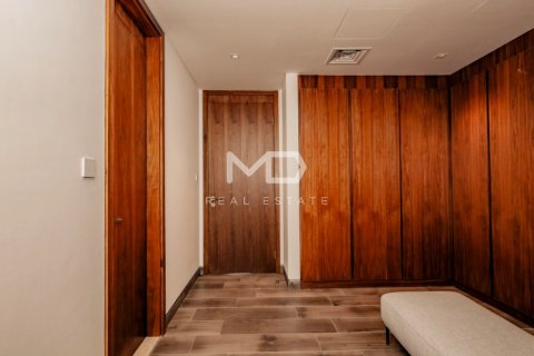 Villa in Abu Dhabi, UAE 5 bedrooms, 618.9 sq.m. № 555169 - photo 8
