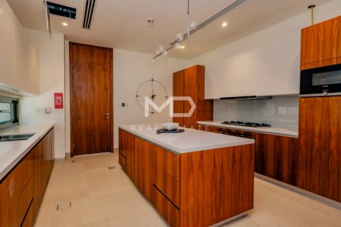 Villa in Abu Dhabi, UAE 5 bedrooms, 618.9 sq.m. № 555169 - photo 45