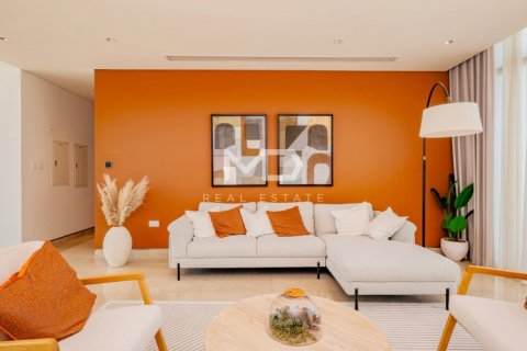 Villa in Abu Dhabi, UAE 5 bedrooms, 618.9 sq.m. № 555169 - photo 51