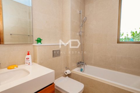 Villa in Abu Dhabi, UAE 5 bedrooms, 618.9 sq.m. № 555169 - photo 15