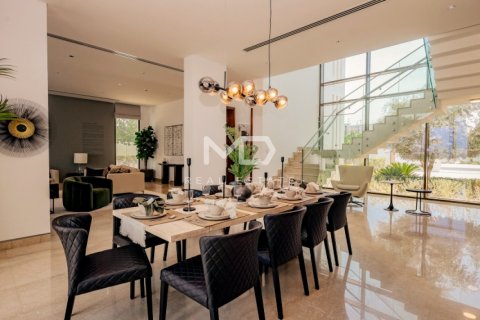 Villa in Abu Dhabi, UAE 5 bedrooms, 618.9 sq.m. № 555169 - photo 36