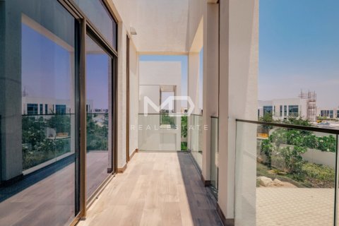 Villa in Abu Dhabi, UAE 5 bedrooms, 618.9 sq.m. № 555169 - photo 56