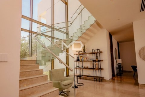 Villa in Abu Dhabi, UAE 5 bedrooms, 618.9 sq.m. № 555169 - photo 48