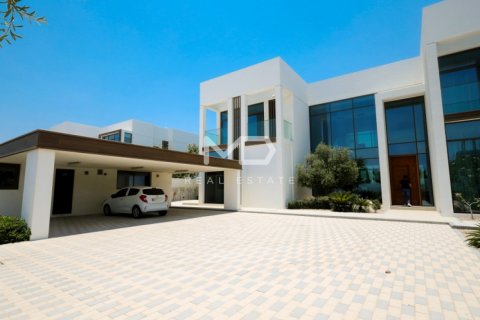 Villa in Abu Dhabi, UAE 5 bedrooms, 618.9 sq.m. № 555169 - photo 24