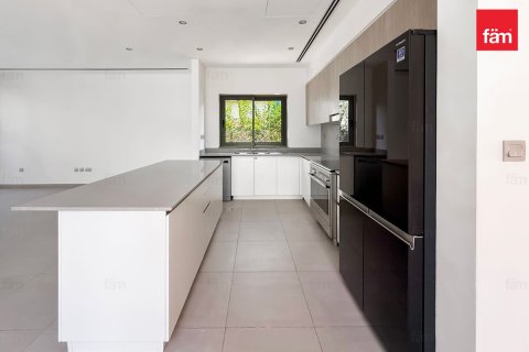 Villa en alquiler en Dubai Hills Estate, Dubai, EAU 4 dormitorios, 570.2 m2 № 655846 - foto 8