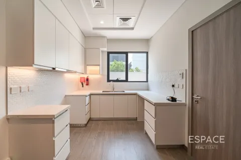 Villa in vendita a Al Furjan, Dubai, EAU 5 camere da letto, 414 mq. № 649748 - foto 6