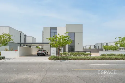 Villa in vendita a Al Furjan, Dubai, EAU 5 camere da letto, 414 mq. № 649748 - foto 1
