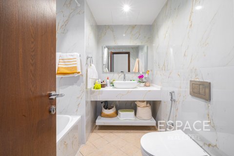 Lägenhet till försäljning i Dubai Marina, Dubai, UAE 2 sovrum, 129 kvm Nr. 649749 - fotografi 17