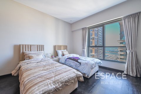 Lägenhet till försäljning i Dubai Marina, Dubai, UAE 2 sovrum, 129 kvm Nr. 649749 - fotografi 15
