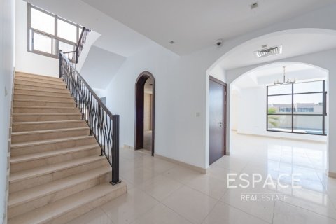 Vila v Al Furjan, Dubai, SAE 6 ložnice, 595 m² Č.: 649747 - fotografie 3