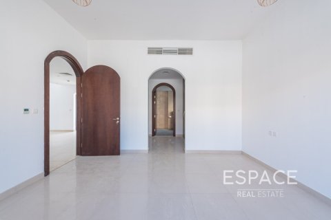 Vila v Al Furjan, Dubai, SAE 6 ložnice, 595 m² Č.: 649747 - fotografie 13