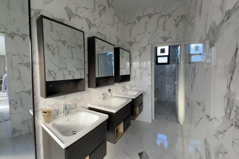Ras Al Khaimah, UAE의 판매용 빌라 침실 2개, 929제곱미터 번호 656883 - 사진 11