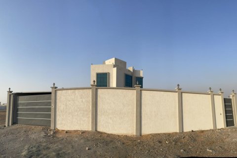 Villa para venda em Ras Al Khaimah, EAU 2 quartos, 929 m2 № 656883 - foto 1