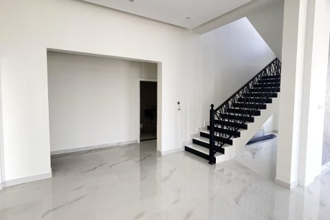 Villa à vendre à  Al Riffa, Ras Al Khaimah, EAU 5 chambres, 929 m2 № 656881 - photo 1