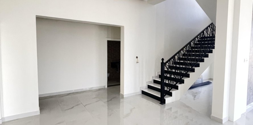 Villa à Al Riffa, Ras Al Khaimah, EAU: 5 chambres, 929 m2 № 656881