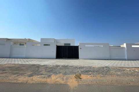 Villa till försäljning i Al Dhait, Ras Al Khaimah, UAE 3 sovrum, 900 kvm Nr. 656879 - fotografi 1