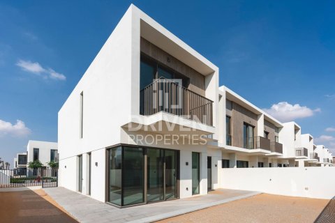 Apartment in The Valley, Dubai, UAE 4 bedrooms, 273 sq.m. № 684063 - photo 17