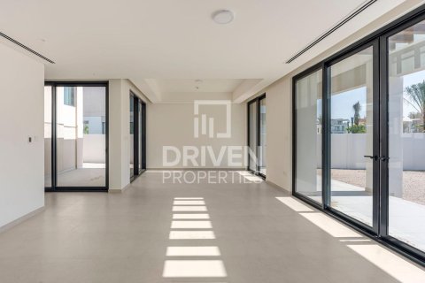 Villa en alquiler en Arabian Ranches 3, Dubai, EAU 4 dormitorios, 521 m2 № 684076 - foto 2