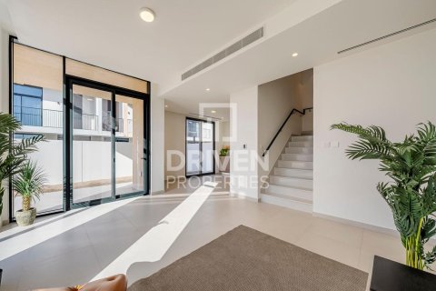 Villa in Dubai South (Dubai World Central), Dubai, UAE 4 bedrooms, 357 sq.m. № 684078 - photo 5