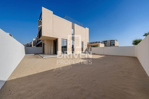 Villa in Dubai South (Dubai World Central), Dubai, UAE 4 bedrooms, 357 sq.m. № 684078