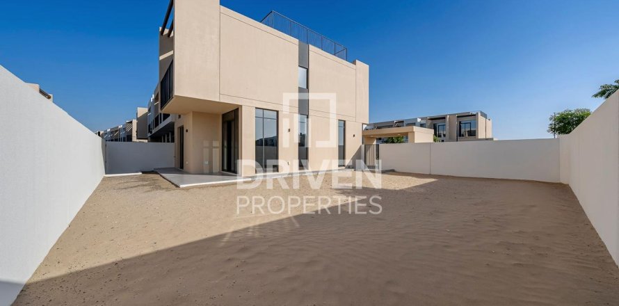 Villa in Dubai South (Dubai World Central), Dubai, UAE 4 bedrooms, 357 sq.m. № 684078