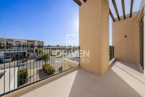 Villa in Dubai South (Dubai World Central), Dubai, UAE 4 bedrooms, 357 sq.m. № 684078 - photo 3
