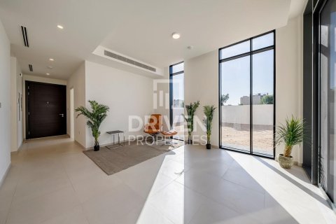 Villa in Dubai South (Dubai World Central), Dubai, UAE 4 bedrooms, 357 sq.m. № 684078 - photo 6