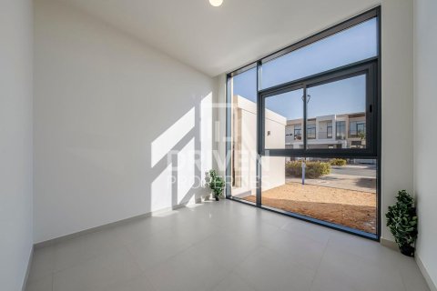 Villa in Dubai South (Dubai World Central), Dubai, UAE 4 bedrooms, 357 sq.m. № 684078 - photo 10