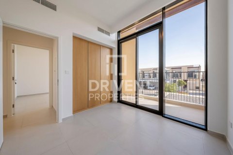 Villa in Dubai South (Dubai World Central), Dubai, UAE 4 bedrooms, 357 sq.m. № 684078 - photo 16