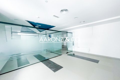Office in Business Bay, Dubai, UAE 120 sq.m. № 707689 - photo 4