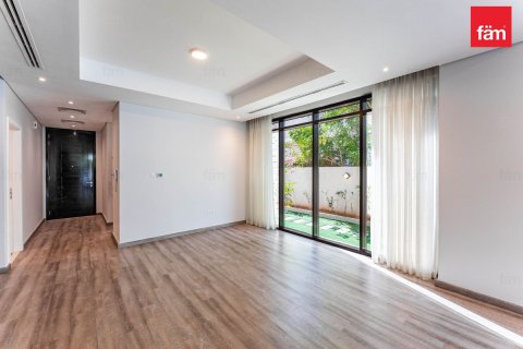 Villa te huur in Dubai, VAE 3 slaapkamers, 324 vr.m., nr 680016 - foto 13