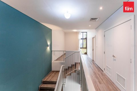 Villa te huur in Dubai, VAE 3 slaapkamers, 324 vr.m., nr 680016 - foto 21