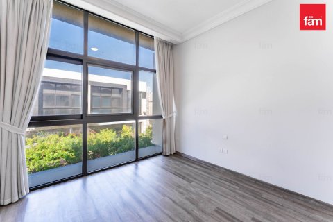 Villa te huur in Dubai, VAE 3 slaapkamers, 324 vr.m., nr 680016 - foto 5