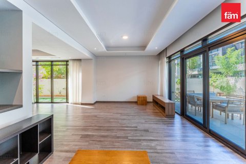 Villa te huur in Dubai, VAE 3 slaapkamers, 324 vr.m., nr 680016 - foto 8