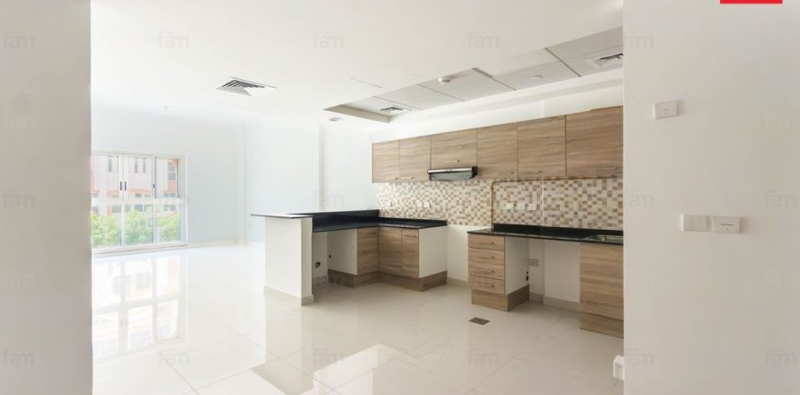 Apartment in Dubai Sports City, UAE 2 bedrooms, 100.1 sq.m. № 722473