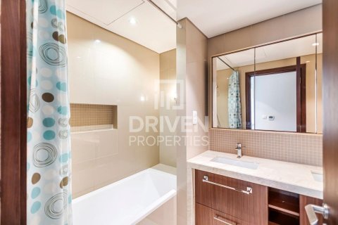 Apartamento para arrendamento em Downtown Dubai (Downtown Burj Dubai), Dubai, EAU 2 quartos, 123.65 m2 № 757085 - foto 11