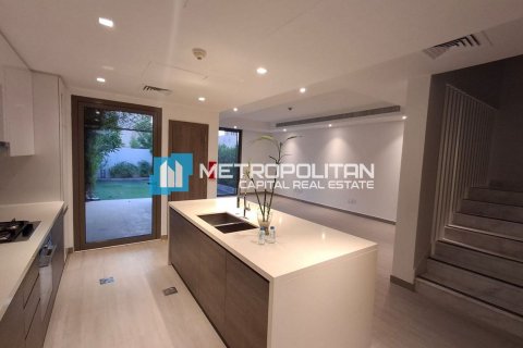 Townhouse on the Yas Island, Abu Dhabi, UAE 2 bedrooms, 225 sq.m. № 632158 - photo 14