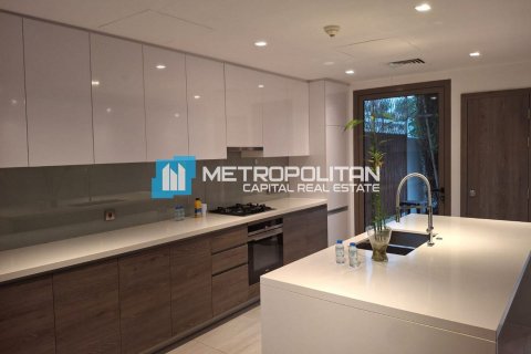 Townhouse on the Yas Island, Abu Dhabi, UAE 2 bedrooms, 225 sq.m. № 632158 - photo 13