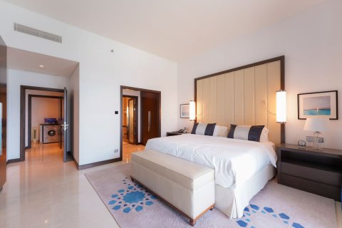 Apartment in The Marina, Abu Dhabi, UAE 2 bedrooms, 164 sq.m. № 424250 - photo 12