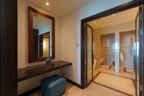 Apartment in The Marina, Abu Dhabi, UAE 2 bedrooms, 164 sq.m. № 424250 - photo 17