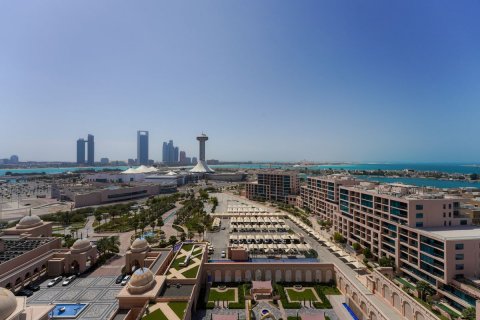 Apartment in The Marina, Abu Dhabi, UAE 2 bedrooms, 164 sq.m. № 424250 - photo 1