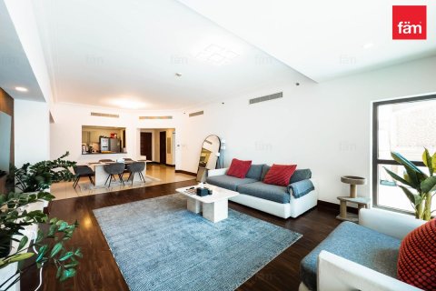 דירה ב Palm Jumeirah, Dubai, איחוד האמירויות 2 חדרי שינה, 194.8 מ