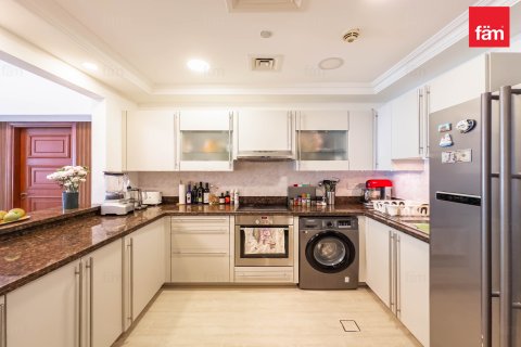 Huoneisto Palm Jumeirah, Dubai, Arabiemiraatit 2 makuuhuonetta, 194.8 m2 № 710142 - kuva 8